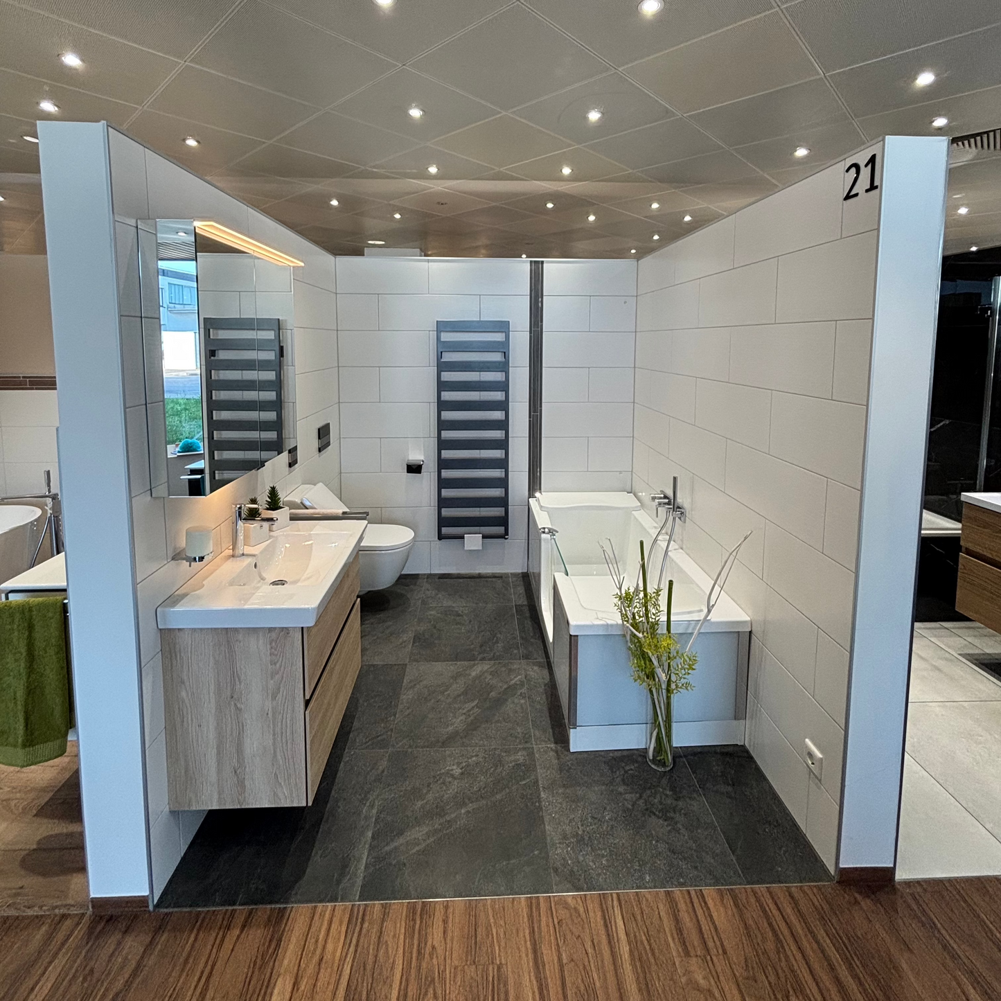 Mineral Fliesen - Ausstellung Bad 21