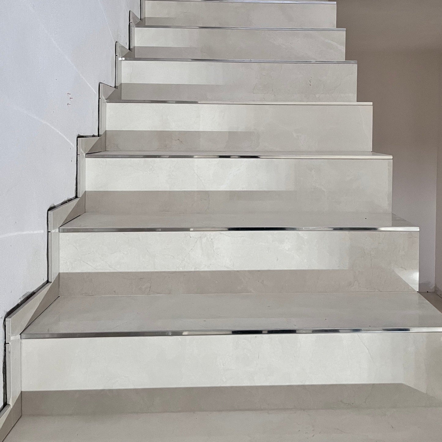 Winkelprofil Edelstahl Höhe 20mm gebürstet für Terrassenplatten - Länge 3m