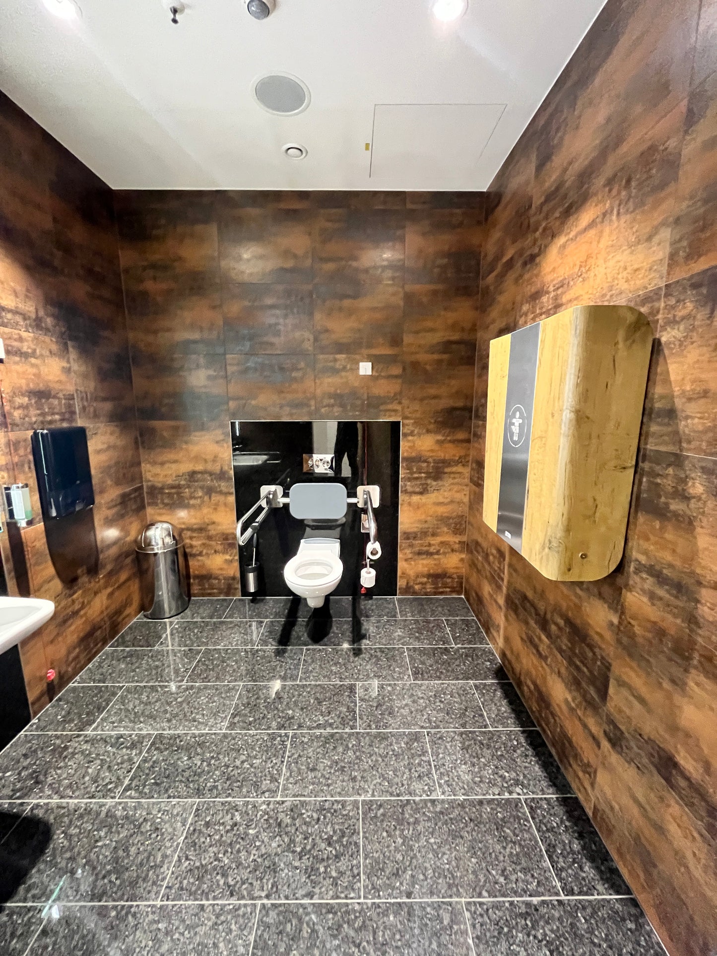 Naturstein Nero Impala – elegante Tiefe in Schwarz