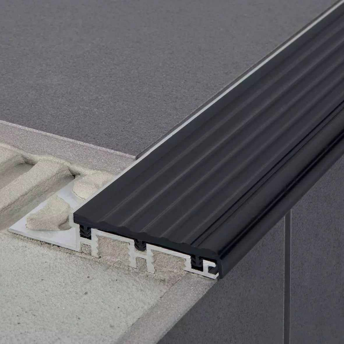 Schlüter-TREP-S/-B Profile - Treppenprofil mit auswechselbarer Auftrittsfläche
