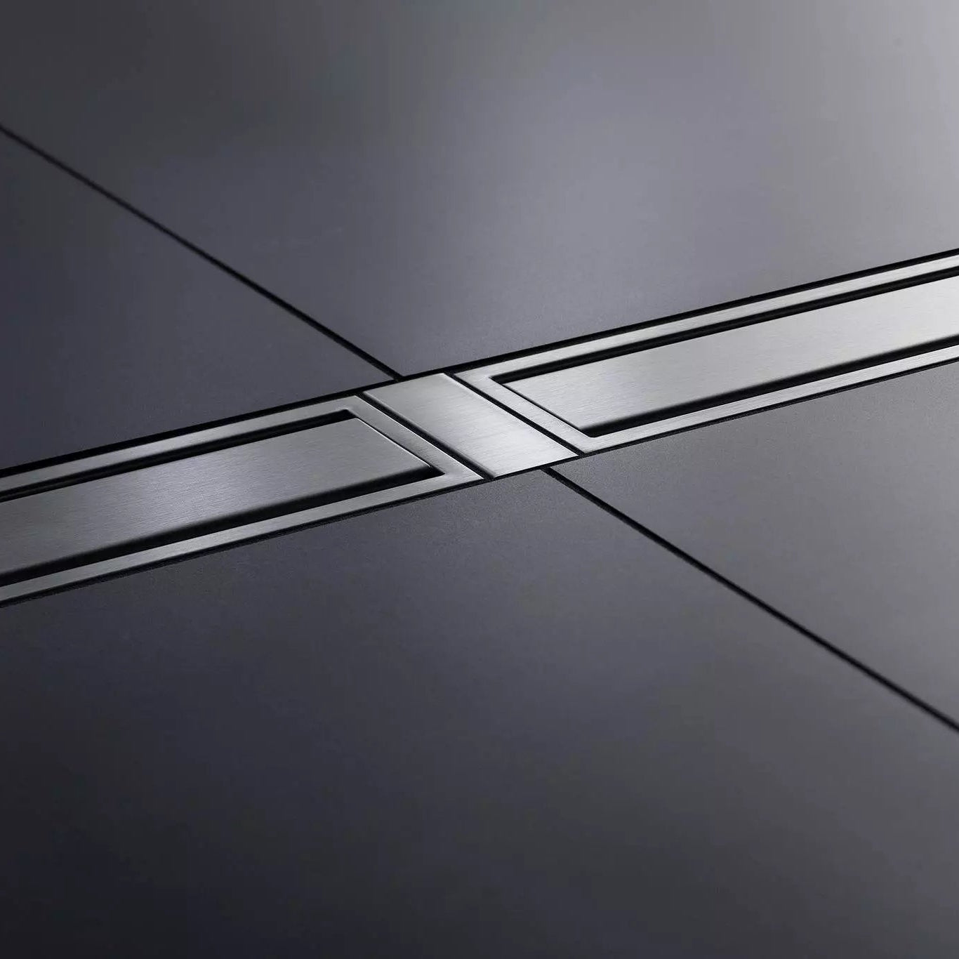 Schlüter-KERDI-LINE-FC - Edelstahlelement zur optischen Verbindung der Rost-/Rahmen-Einheiten bei der Reiheninstallation mehrerer Schlüter-KERDI-LINE