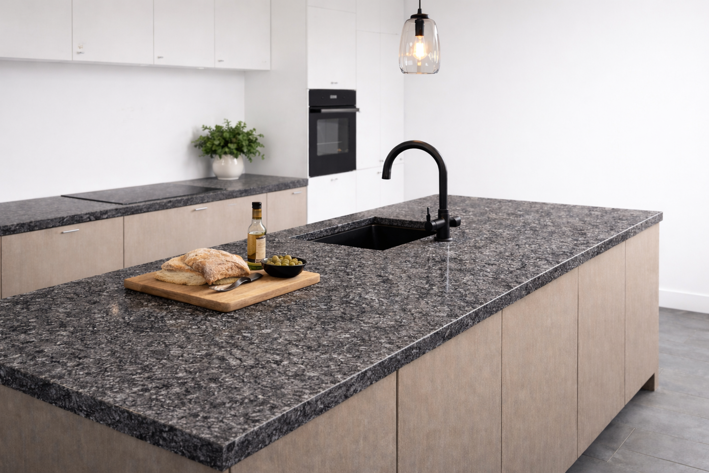 Naturstein Steel Gray - für hochwertige Gestaltung in der Küche oder Außenbereich