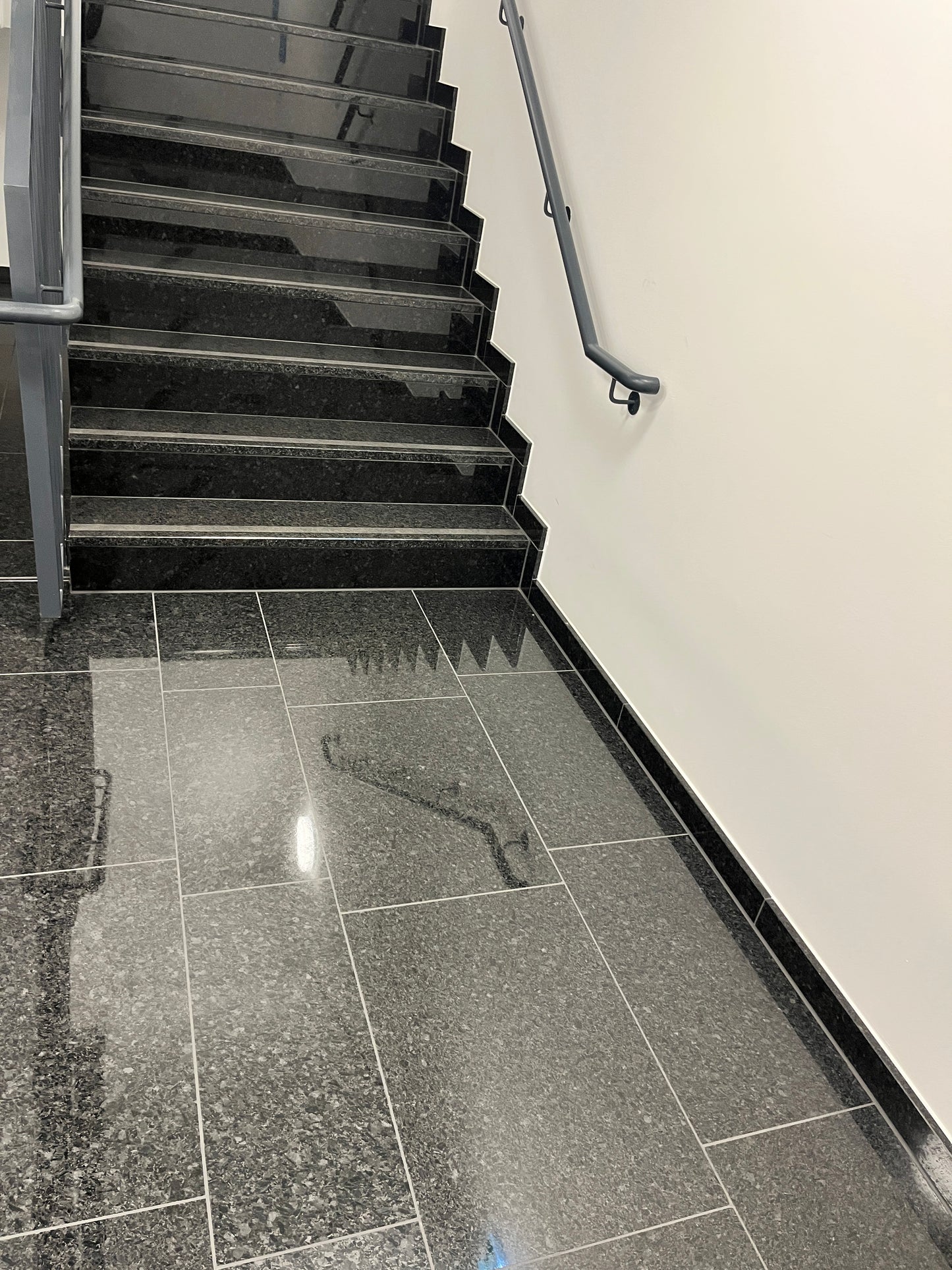 Naturstein Nero Impala – elegante Tiefe in Schwarz